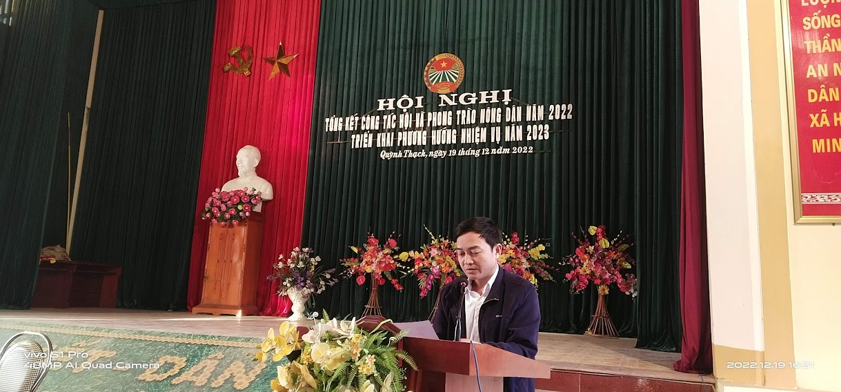 Đồng chí Nguyễn Sỹ Danh-PCT Hội Nông dân xã thông qua chương trình Hội nghị